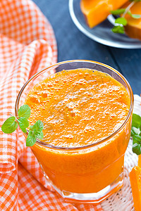 南瓜汁美食葫芦橙子玻璃薄荷营养桌子食物午餐果汁图片