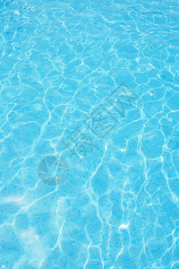 游泳池 有阳光明媚的反光图片