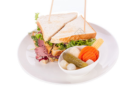美味的意大利面条俱乐部三明治和泡菜餐饮糖类午餐洋葱食物蔬菜小麦营养小吃牛肉图片