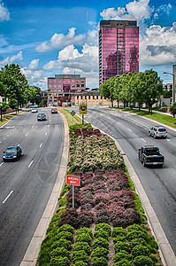 Charlotte北卡罗利纳市街道街道天空粉色多云运输建筑物建筑学质量控制女王数控图片