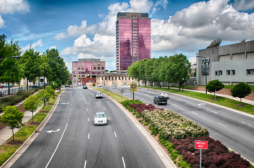 Charlotte北卡罗利纳市街道运输建筑学建筑物数控天空多云粉色女王质量控制街道图片
