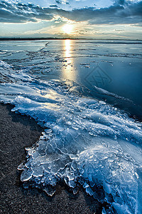 冰冻湖浮冰旅行裂缝风景荒野季节蓝色冒险水晶太阳图片