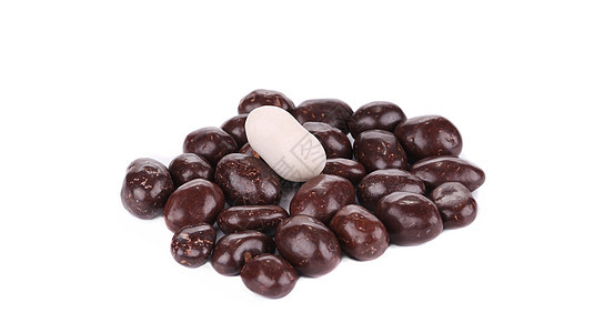 巧克力盖的深棕色糖衣杏仁团体刨冰糖果可可种子坚果甜点葡萄干小吃白色图片