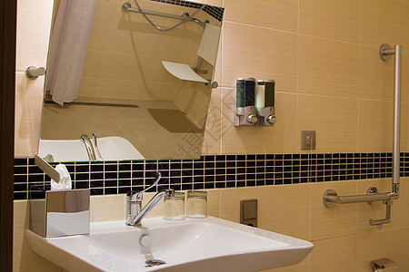 当代洗手间风格酒店毛巾浴室住宅白色奢华地面房间镜子图片