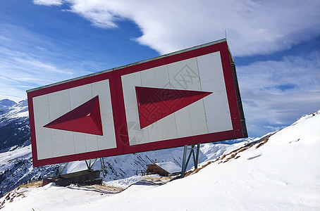 阿尔卑斯山红航标图片