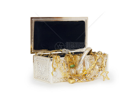 带项链的首饰盒 在白色背景上孤立雕刻宝藏古董收藏冒险盒子财富珠宝奢华宝石图片