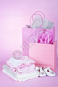 粉红婴儿淋浴礼物女孩服装棉布粉色毯子孩子们围兜连体衣礼品袋展示图片