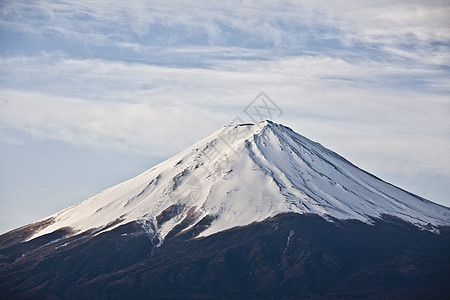 近距离靠近美丽的富士山 日本人图片