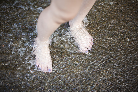 脚在水中海洋海岸线娱乐假期脚趾温泉波浪蓝色治疗活力图片