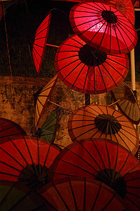 老挝夜间市场伞图片