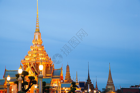 泰国的建筑设计雕塑天空文化旅游传统宗教佛教徒场景结构寺庙图片