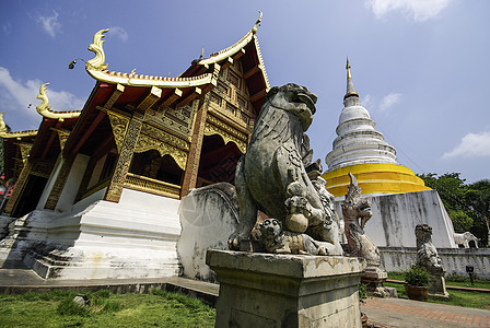 泰国 清迈 法拉特杜伊苏瑟普寺游客情调天空寺庙佛教徒佛陀旅行热带装饰品宗教图片