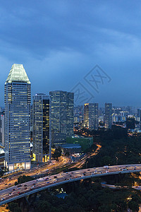 晚上黄昏的天空中新加坡城市空间摩天大楼全景天际反射酒店城市旅行中心金融景观图片