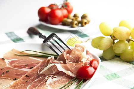 Prosciutto 板板食物品味混合物盘子水平美食熏制自助餐烹饪早餐背景图片