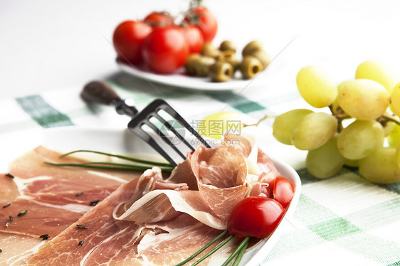 Prosciutto 板板食物品味混合物盘子水平美食熏制自助餐烹饪早餐图片