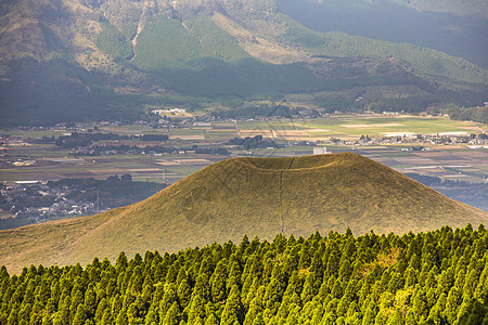 雾山日本熊本山ASO山晴天场景土地植物季节公园祖卡旅行气体高地背景