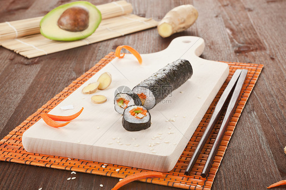 寿司背景筷子砧板木板棕色美食食物橙子图片