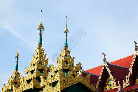 泰国是一个古老的艺术佛教徒天空宗教宝塔信仰寺庙历史性旅游雕塑雕像图片