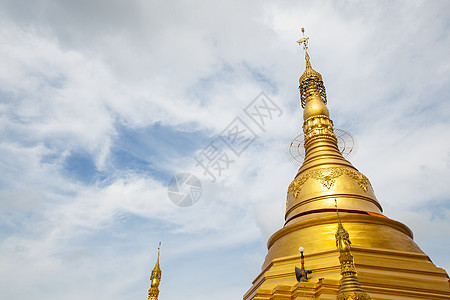 黄金塔宗教旅行雕像天空佛塔旅游神社佛教徒崇拜文化图片