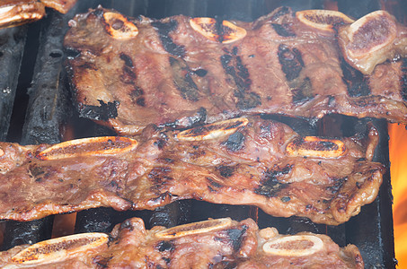 朝鲜根肋骨营养午餐烧烤食物牛肉火焰香气健康图片