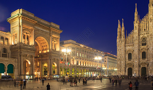 米兰Duomo广场旅行遗产大教堂城市教会游客建筑学建筑夜景日落图片