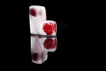冰冻的水果图片