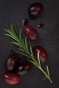 豪华橄榄背景枝条食物美食迷迭香草本植物黑色奢华烹饪水果图片