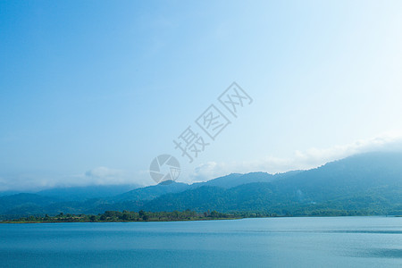 湖天堂荒野野生动物顶峰土地环境太阳爬坡旅行公园图片