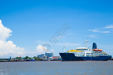 大型货船加载物流后勤金属贸易海洋载体进口商业船运图片