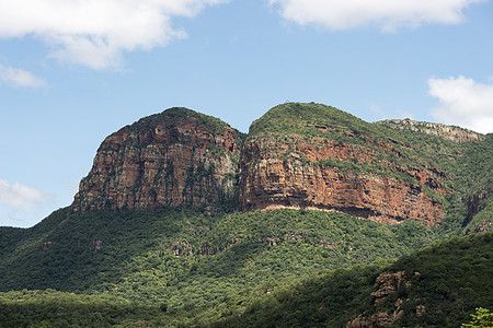 位于非洲南部的在Hoedspruit附近皇家天空水平山峰国家岩石风景公园崎岖绿色图片