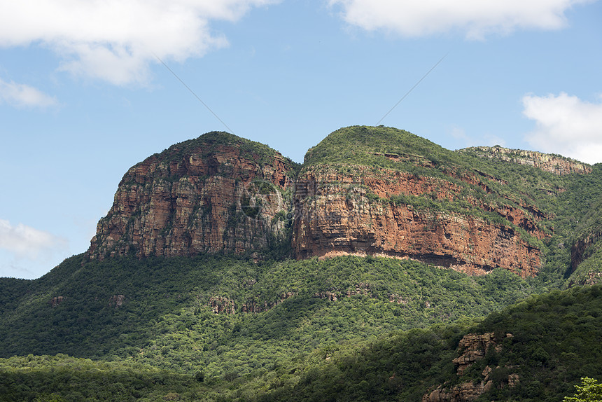 位于非洲南部的在Hoedspruit附近皇家天空水平山峰国家岩石风景公园崎岖绿色图片