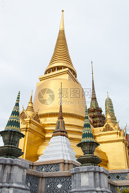 法塔达 在宝塔地标雕像寺庙佛塔奢华佛教徒旅游天空游客图片