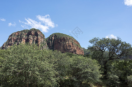 位于非洲南部的在Hoedspruit附近天空公园水平皇家破坏岩石风景崎岖顶峰绿色图片