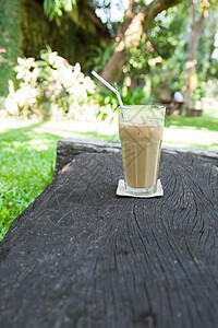 冰咖啡桌子拿铁木头装饰玻璃甜点咖啡奶油冰镇液体图片