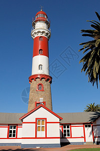 纳米比亚斯瓦科普蒙德的灯塔设备风景助航建筑学城市白色村庄红色图片