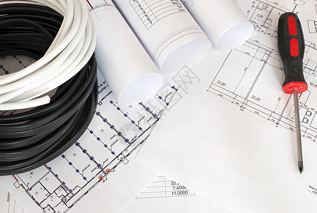 建筑图纸上的电线电缆插图房子文档办公室测量草图商业设计师螺丝刀电气图片