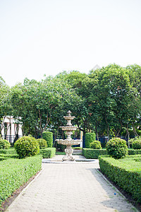 公园中的春季游泳池自来水厂历史性植物溪流旅行流动瀑布液体吸引力城市图片