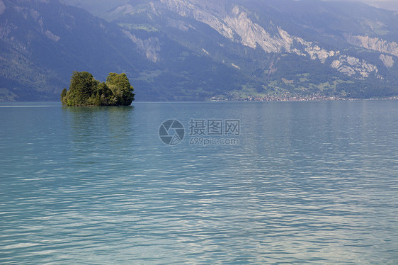 苏威湖岛蓝色镜子风景假期闲暇天空森林远景旅行旅游图片