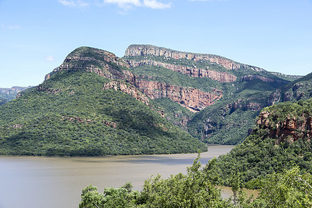 位于非洲南部的在Hoedspruit附近国家皇家山峰天空岩石水平风景顶峰绿色破坏图片