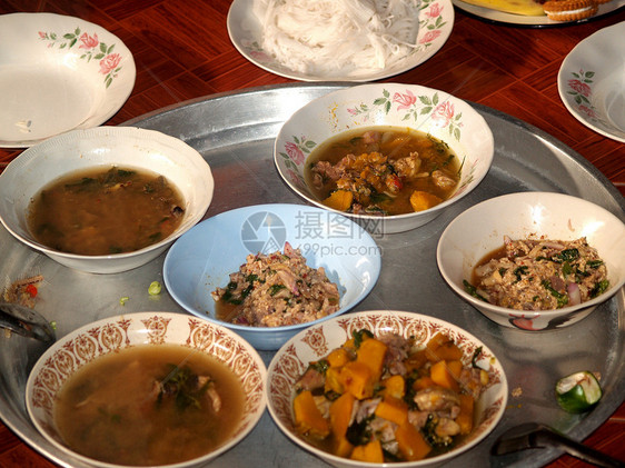 泰式泰国菜食菜单厨房蔬菜奢华自助餐盘子橙子桌子饮食美食宴会图片