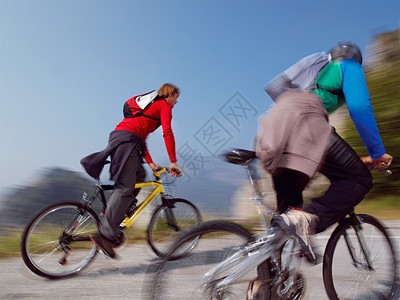 山地骑自行车男子图片