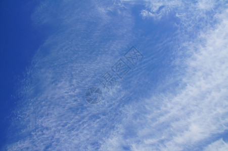 薄云层背景图片