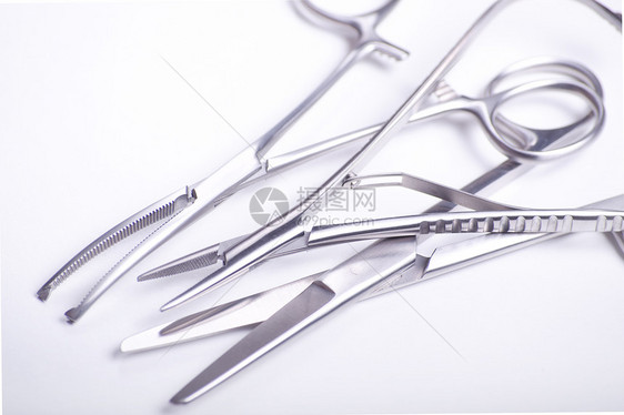 手术器械补给品白色医疗救援剪刀镊子工具金属情况乐器图片