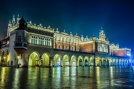 波兰 克拉科夫 夜幕市场广场建筑学上帝教会大教堂宗教正方形旅行民众照明历史图片