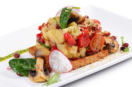 烤茄子和胡椒的沙拉面包蔬菜香菜萝卜油炸盘子食物美食季豆午餐图片