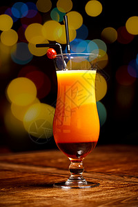 果汁糖果鸡尾酒餐厅果汁酒吧苏打红色派对玻璃宏观稻草饮料背景
