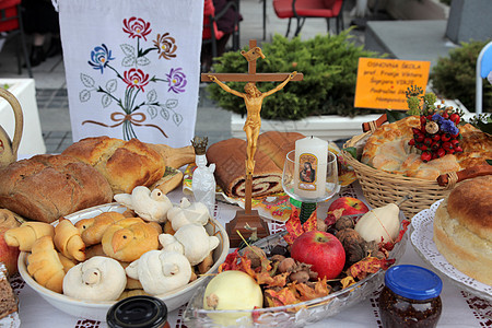 感恩节日红色玉米静物葫芦篮子面包浆果收成蛋糕生活图片
