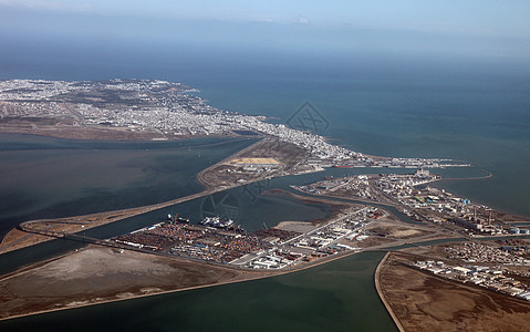 突尼斯工业区 空中观望天空景观麦地建筑学天际蓝色卫星尖顶天线城市图片