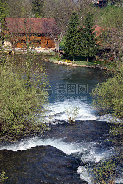 克罗地亚拉斯托克树叶旅游吸引力石灰石瀑布高原蓝色国家风景树木图片