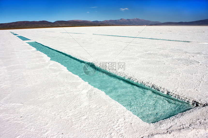 阿根廷Jujuy的吸引力矿物水池拉丁蓝色旅游地标盐水反射太阳图片